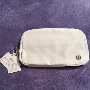 Lululemon Everywhere Belt Bag White NWT